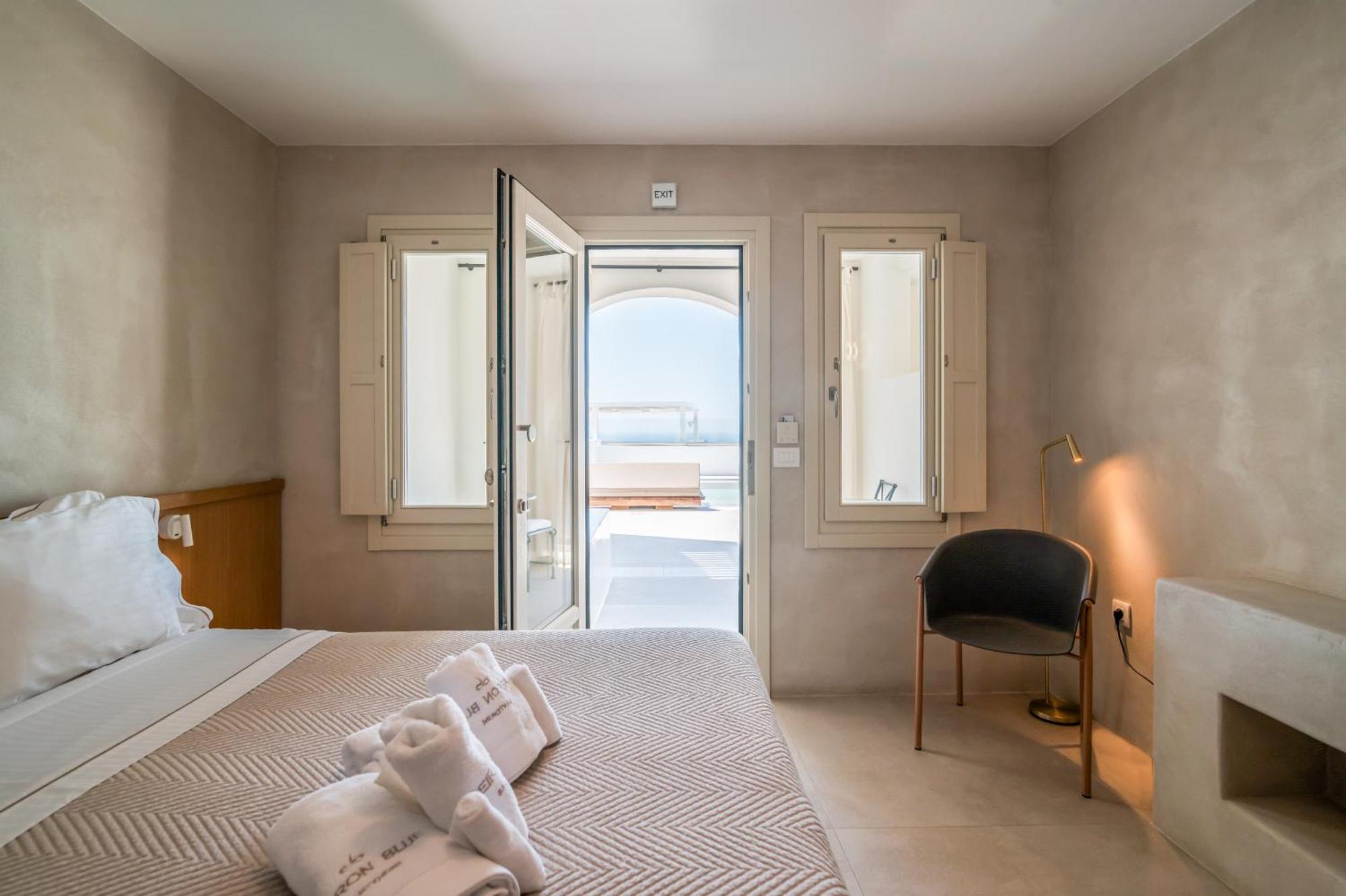 Apeiron Blue Santorini - Sustainable Adults Only 14 Plus Fira  Pokoj fotografie
